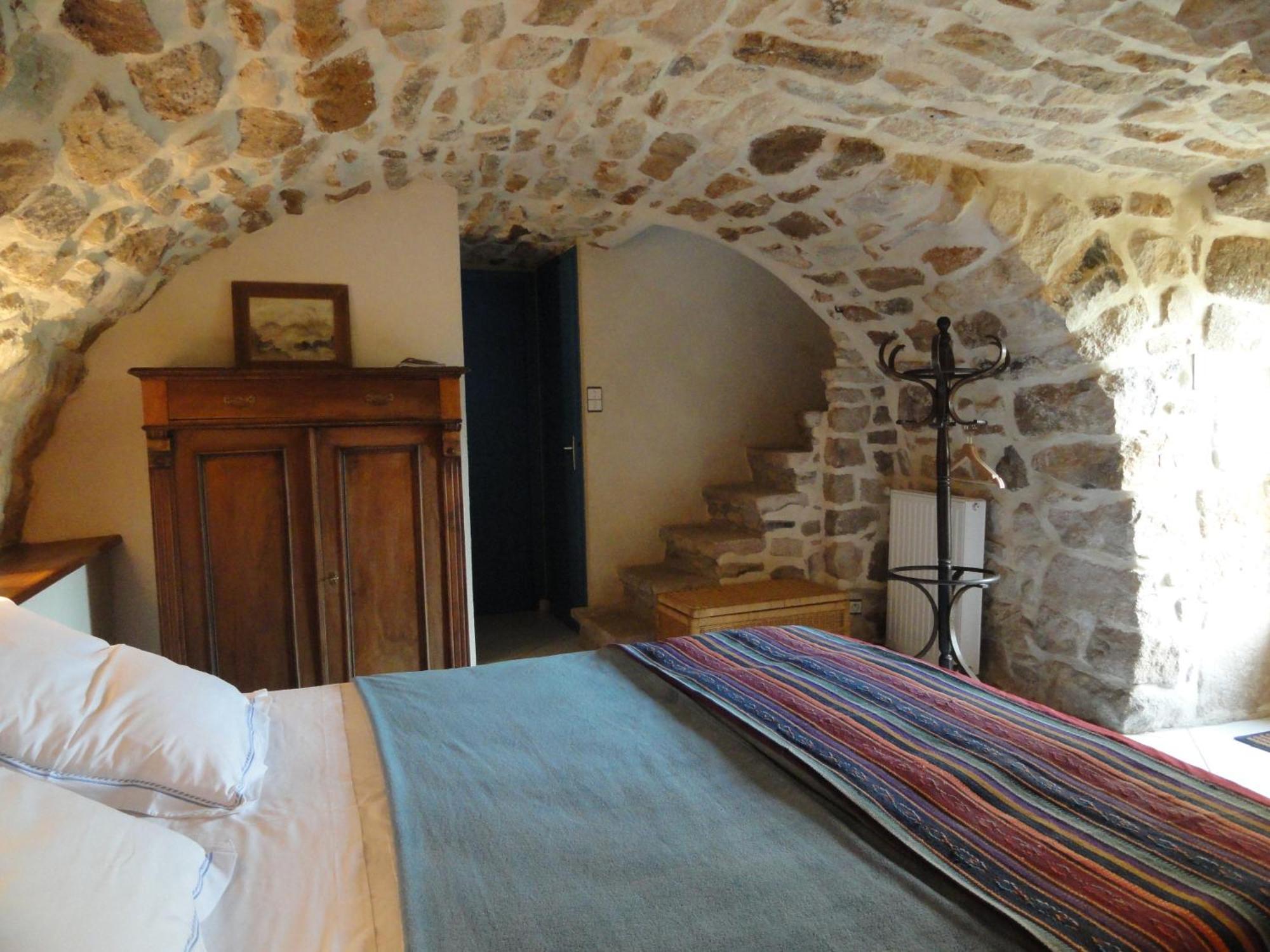 Chambre D'Hotes Au Creux Du Chambon ジョワイユーズ 部屋 写真