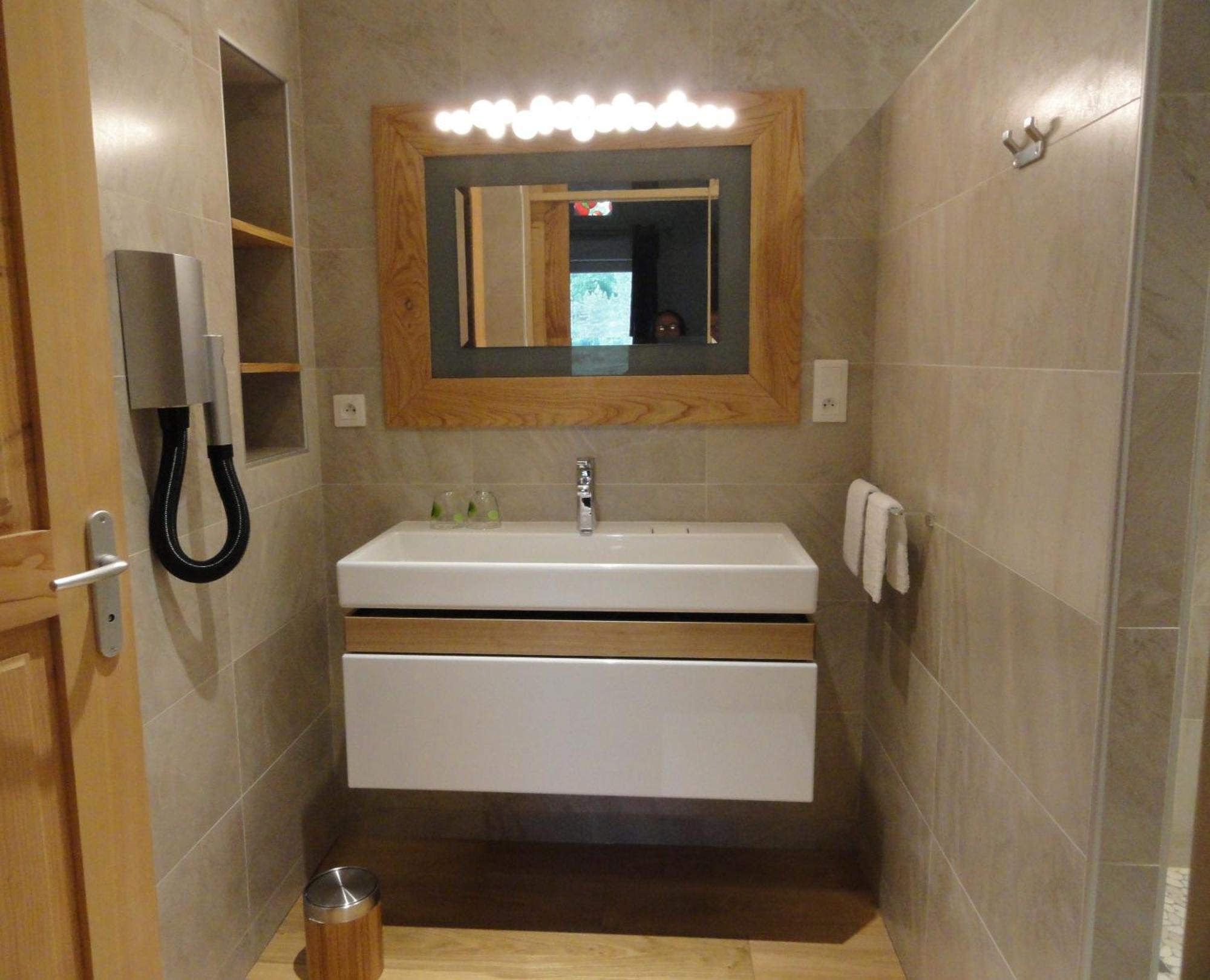 Chambre D'Hotes Au Creux Du Chambon ジョワイユーズ 部屋 写真